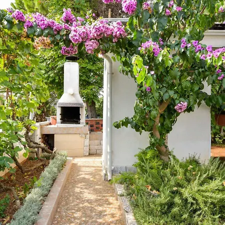 Appartement Mira-2 By Interhome