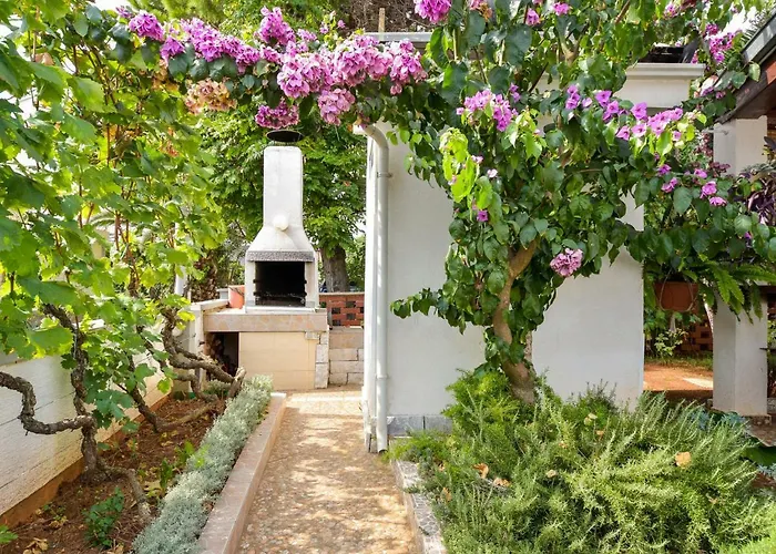 Appartement Mira-2 By Interhome